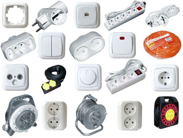 Розетки, выключатели, вилки, кнопки, удлинители и асессуары