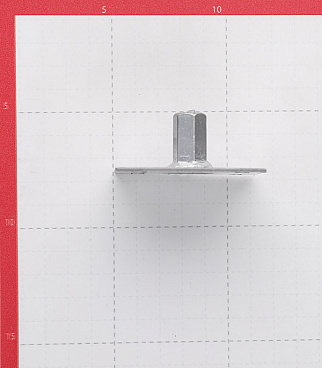 Пластина опорная оцинкованная 60х60х2 мм с гайкой М8