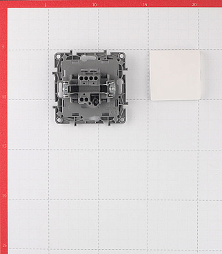 Выключатель Legrand Etika одноклавишный встраиваемый белый (672201)