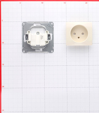 Розетка Systeme Electric Glossa встраиваемая бежевая (GSL000241)