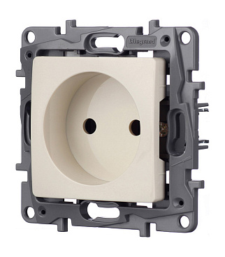 Розетка Legrand Etika встраиваемая слоновая кость (672320)