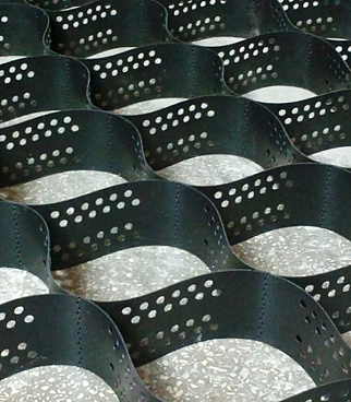 Георешетка с перфорацией 3х6,2 м ячейка 210x210x100 мм (18,6 кв.м)