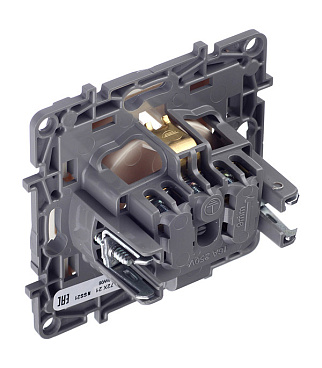 Розетка Legrand Etika встраиваемая слоновая кость (672321)