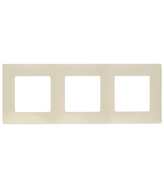 Рамка Legrand Etika трехместная слоновая кость (672513)