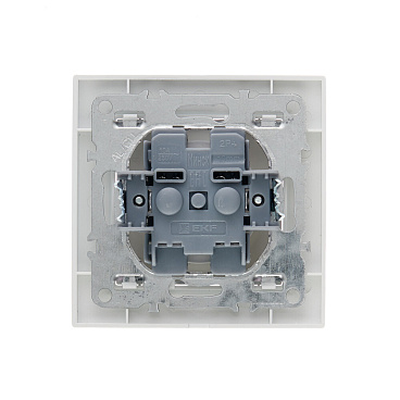 Розетка EKF Минск встраиваемая белая со шторками (ERR10-022-100)