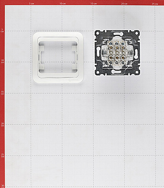 Выключатель Makel Mimoza трехклавишный встраиваемый белый (12092)