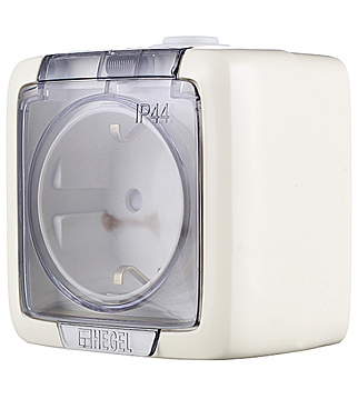 Розетка Hegel Alfa накладная слоновая кость со шторками с крышкой (РА16-212-01)