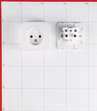 Розетка Systeme Electric Blanca накладная белая (BLNRA000111)