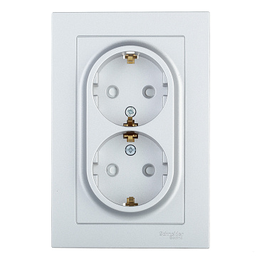 Розетка Systeme Electric AtlasDesign встраиваемая алюминий со шторками (ATN000326)