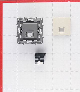 Розетка компьютерная Legrand Etika встраиваемая слоновая кость RJ45 (672341)