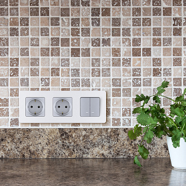 Рамка Legrand Inspiria трехместная жемчуг (673956)