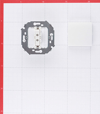 Выключатель Simon 15 одноклавишный встраиваемый белый (1591101-030)