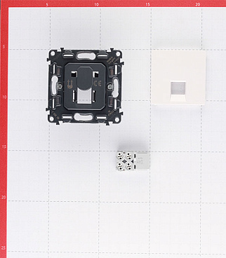 Розетка телефонная Legrand Valena Life встраиваемая белая RJ11 (753438)