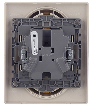 Розетка Legrand Etika встраиваемая слоновая кость (672323)