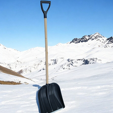 Лопата снеговая Инструм-Агро Памир полипропилен с деревянным черенком 1550х410 мм (100178-2)