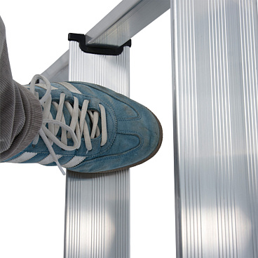 Стремянка алюминиевая 8 ступеней 80 мм с лотком-органайзером 1,70 м Krause