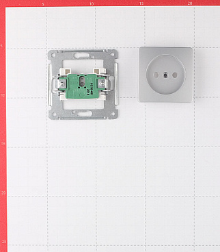 Розетка Hegel Master встраиваемая серебро (РС16-401-06)