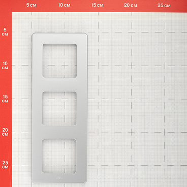 Рамка Legrand Inspiria трехместная алюминий (673952)