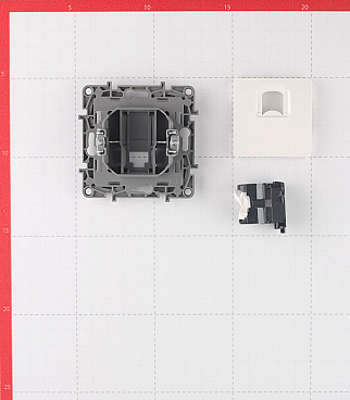 Розетка компьютерная Legrand Etika встраиваемая белая RJ45 (672241)