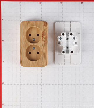 Розетка Systeme Electric Blanca накладная ясень (BLNRA000215)