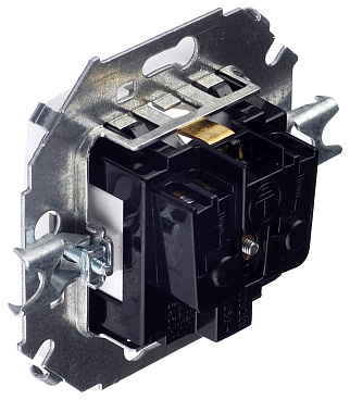 Розетка Simon 15 встраиваемая белая со шторками (1591443-030)