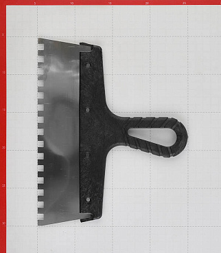 Шпатель зубчатый 250х8 мм с пластиковой ручкой (109448)