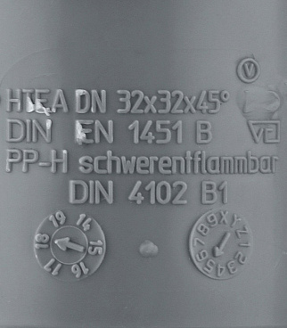 Тройник Ostendorf HTEA d32 мм 45° пластиковый для внутренней канализации (110200)