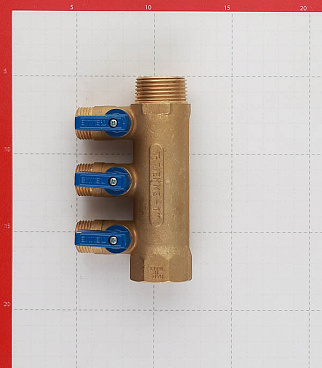 Коллектор Tiemme 1 ВР(г) х 3 выхода 1/2 НР(ш) ЕК х 1 НР(ш) с шаровыми кранами (1820046/1820005)