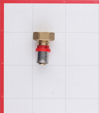 Соединитель прямой Tiemme с накидной гайкой под евроконус 16(пресс) х 3/4 ВР(г)