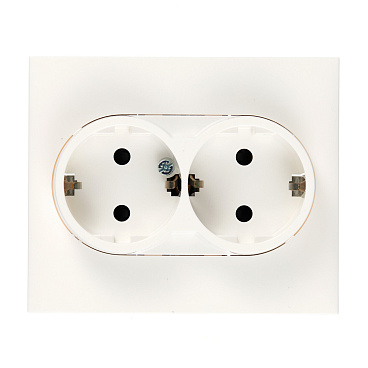 Розетка Legrand Suno встраиваемая белая со шторками (721126)