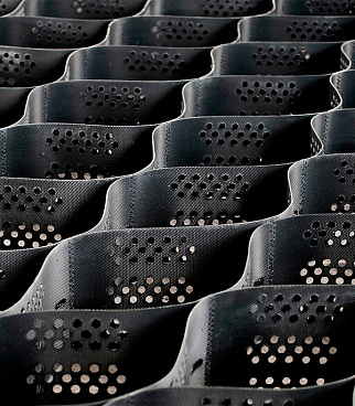 Георешетка с перфорацией 3х6,2 м ячейка 210x210x100 мм (18,6 кв.м)