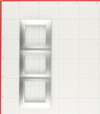 Рамка Simon 15 трехместная алюминий (1500630-033)