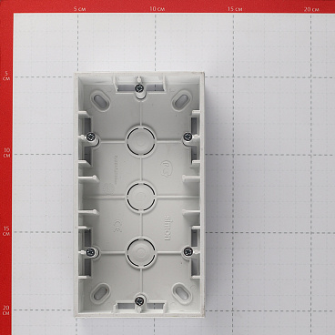 Коробка монтажная Simon 15 двухместная накладная алюминий (1590752-033)