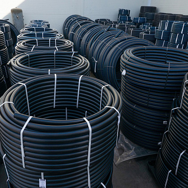 Труба ПНД ПЭ-100 для систем водоснабжения Технопласт d32 SDR17 черная (100 м)