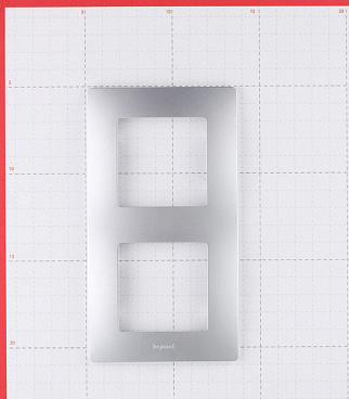 Рамка Legrand Etika двухместная алюминий (672552)