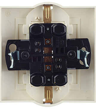 Розетка Simon 15 встраиваемая слоновая кость (1590459-031)