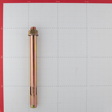 Анкерный болт 12х129 мм для бетона с гайкой