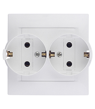 Розетка Simon 15 встраиваемая белая (1590459-030)