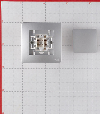 Выключатель Systeme Electric Blanca одноклавишный встраиваемый алюминий (BLNVS010103)