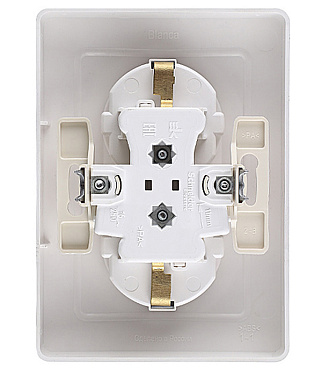 Розетка Systeme Electric Blanca встраиваемая алюминий со шторками (BLNRS001123)