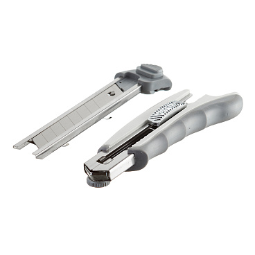 Нож строительный КМ 18 мм с сегментированным лезвием пластиковый корпус