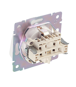 Розетка Legrand Valena встраиваемая белая с крышкой (694270)