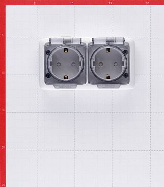 Розетка Hegel Alfa накладная белая со шторками с крышкой (РА16-252)