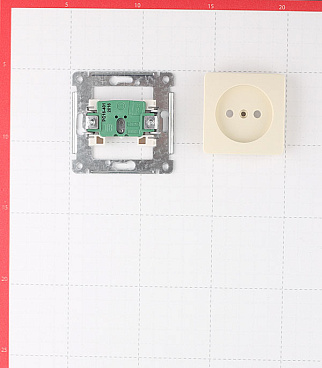 Розетка Hegel Master встраиваемая слоновая кость (РС16-401-01)