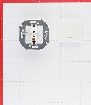 Выключатель Simon 15 одноклавишный встраиваемый белый с подсветкой (1591104-030)