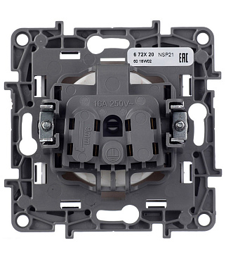 Розетка Legrand Etika встраиваемая белая (672220)