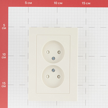 Розетка Systeme Electric AtlasDesign встраиваемая бежевая со шторками (ATN000222)
