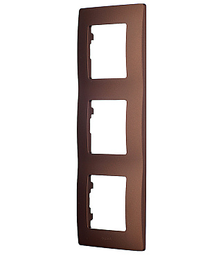 Рамка Legrand Etika трехместная какао (672573)