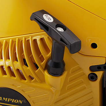 Бензопила Champion 251 3,13 л.с. 18" шаг 0,325" паз 1,5 мм 72 звена + подарочный набор