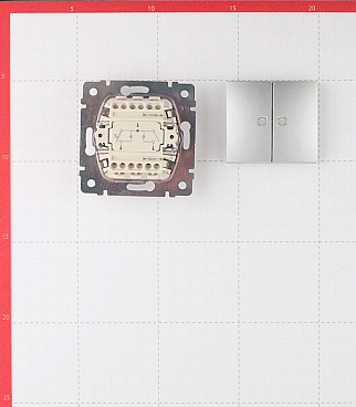 Выключатель Legrand Valena двухклавишный встраиваемый алюминий с подсветкой (694344)